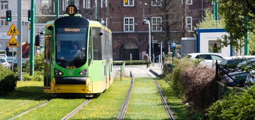 zdjecie-przedstawia-tramwaj-linii-nr-13
